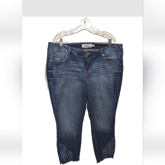 Torrid 18 Crop Skinny Jeans Lace Cuff - Picture 10 of 16